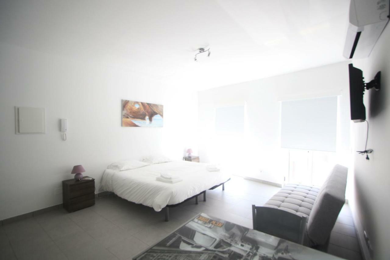 Guest House Lovely Swan Lagos Dış mekan fotoğraf